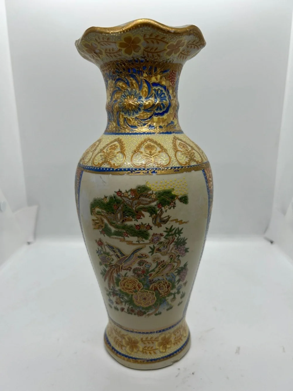LARGE  SATSUMA 10-INCH HAND PAINTED  MID-20TH CENTURY VASE AMAZING ARTWORK!